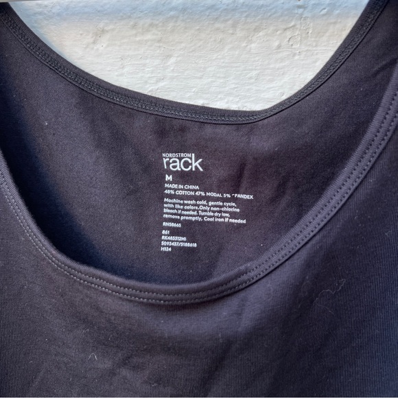 NORDSTROM RACK basic tank top - Picture 3 of 3